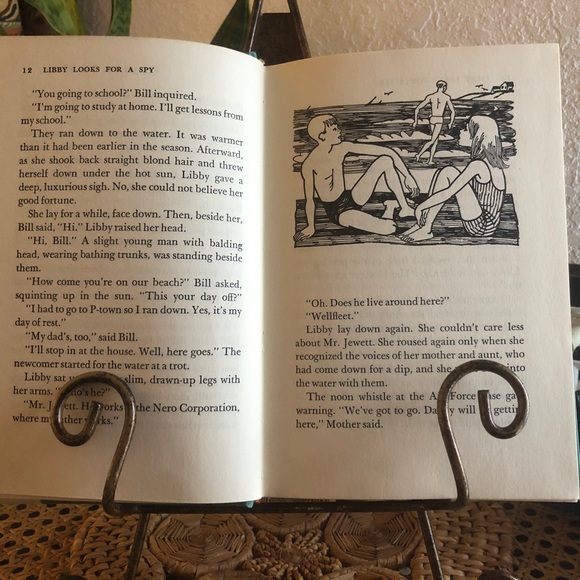 1970 Libby Looks For a Spy Hardback by Catherine Woolley Library Edition USA - Picture 7 of 14